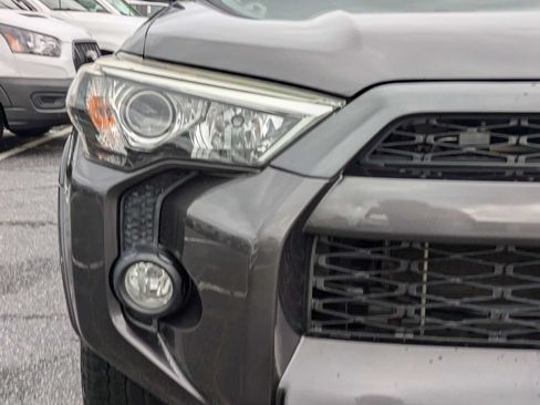 Used 2018 Toyota 4Runner SR5 Premium AWD/4WD image 10