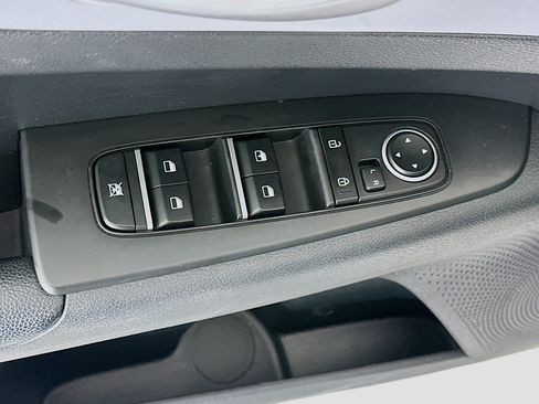 Used 2024 Kia Forte LXS FWD image 15