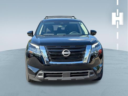 Used 2025 Nissan Pathfinder SV AWD/4WD image 3