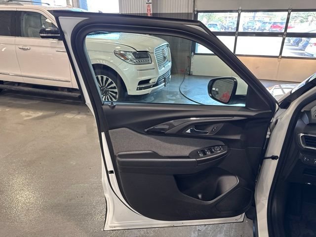 Used 2023 Chevrolet TrailBlazer LT w/ Convenience Package AWD/4WD image 9
