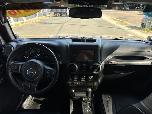 Used 2016 Jeep Wrangler Unlimited Sport w/ Quick Order Package 24S AWD/4WD image 30