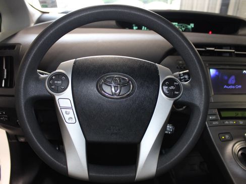 Used 2015 Toyota Prius Two FWD image 11