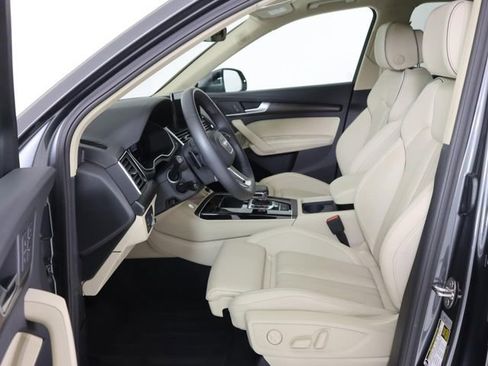 Certified 2025 Audi Q5 2.0T Premium Plus w/ Premium Plus Package image 12
