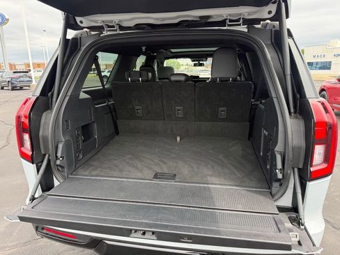 Used 2025 Ford Expedition Max Platinum w/ Stealth Appearance Package AWD/4WD image 13