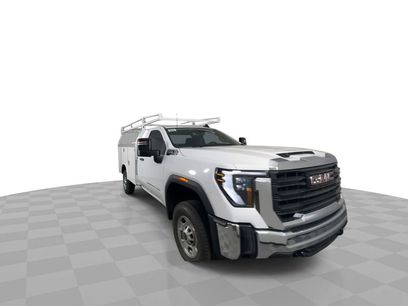 New 2025 GMC Sierra 2500 Pro w/ Convenience Package