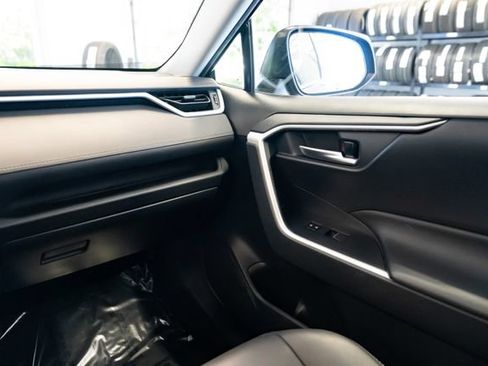Used 2021 Toyota RAV4 XLE Premium AWD/4WD image 10