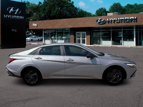 New 2026 Hyundai Elantra SEL Sport Premium image 9