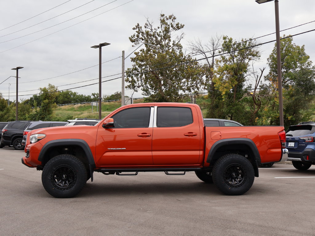 Used 2016 Toyota Tacoma TRD Off-Road w/ Towing Package AWD/4WD image 4