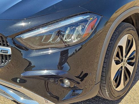 Used 2025 Mercedes-Benz GLA 250 4MATIC image 9