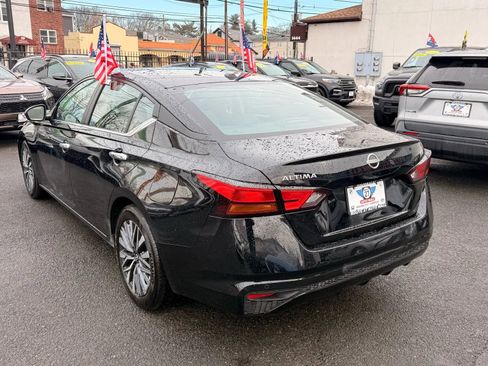 Used 2025 Nissan Altima 2.5 SV image 5