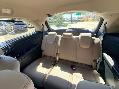 Used 2023 Honda Odyssey Touring image 19