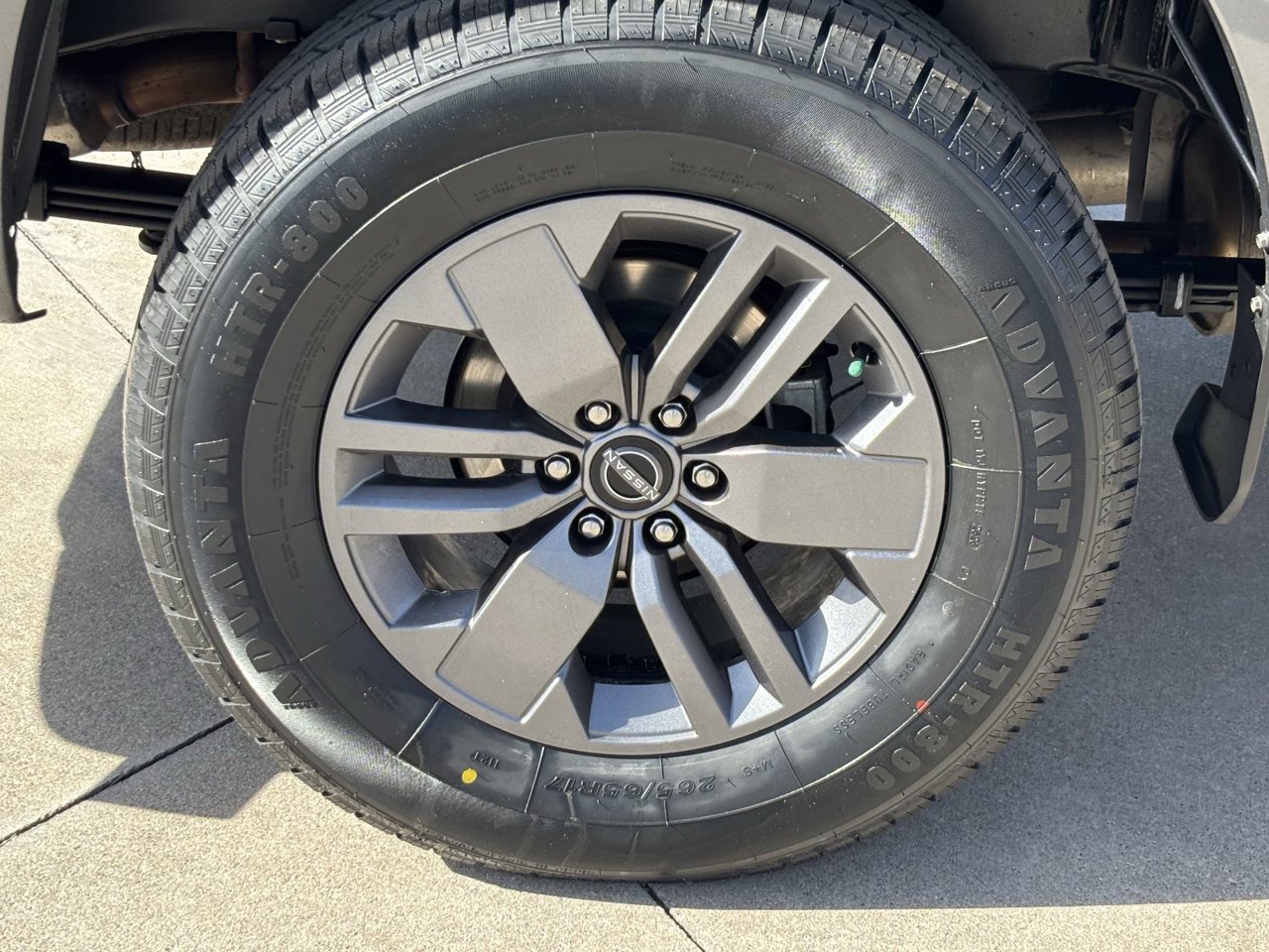 Used 2025 Nissan Frontier SV AWD/4WD image 7