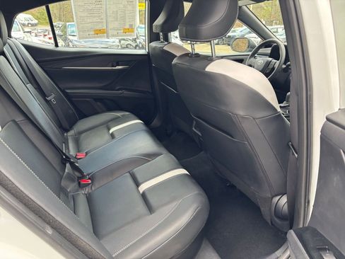 Used 2025 Toyota Camry SE FWD image 40