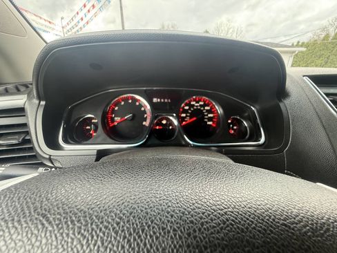 Used 2015 GMC Acadia SLT AWD/4WD image 8