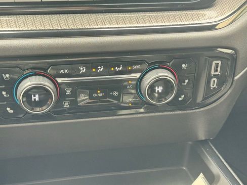 Used 2025 Chevrolet Silverado 1500 ZR2 w/ Technology Package image 32