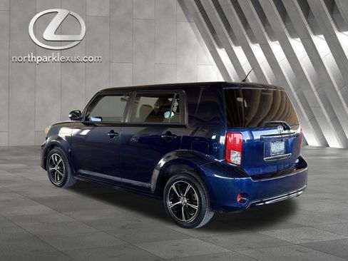 Used 2013 Scion xB image 2