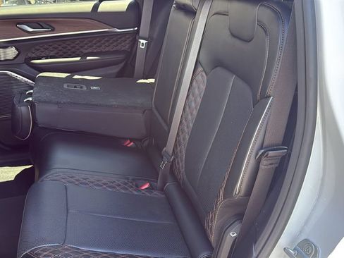 Used 2022 Jeep Grand Cherokee Summit AWD/4WD image 16