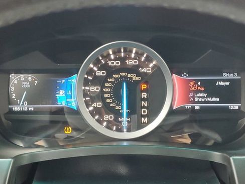 Used 2015 Ford Explorer XLT w/ Equipment Group 202A AWD/4WD image 11