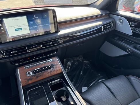 New 2026 Lincoln Aviator Black Label w/ Jet Appearance Package AWD/4WD image 15