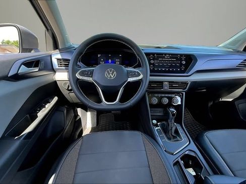 Certified 2023 Volkswagen Taos SE w/ Panoramic Sunroof Package FWD image 10