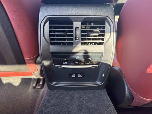 Certified 2025 BMW 330i Sedan w/ Premium Package image 16