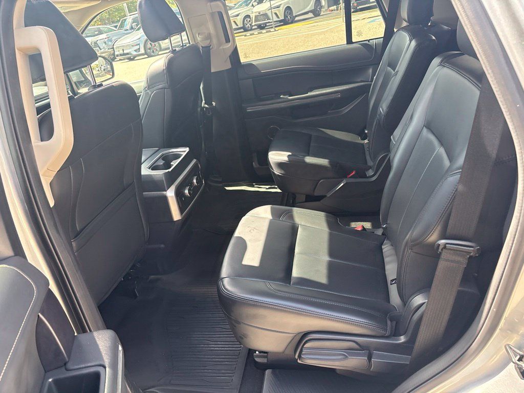 Used 2024 Ford Expedition XLT RWD image 20