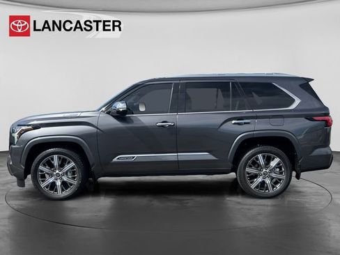 Used 2023 Toyota Sequoia Capstone image 4