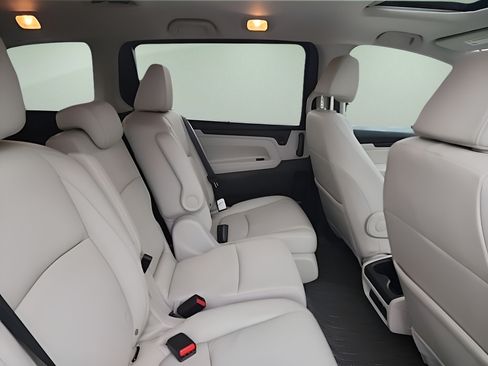 Used 2025 Honda Odyssey EX-L image 18