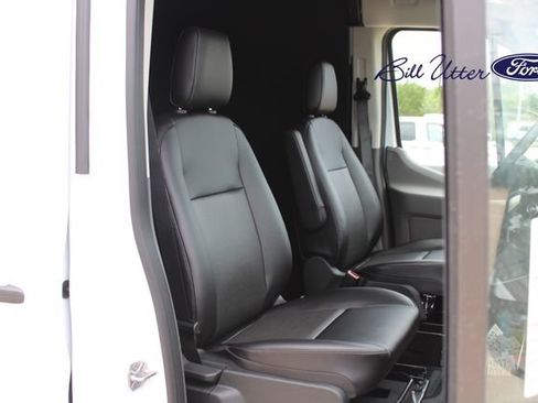 New 2026 Ford Transit 250 148 Medium Roof w/ Load Area Protection Package RWD image 7