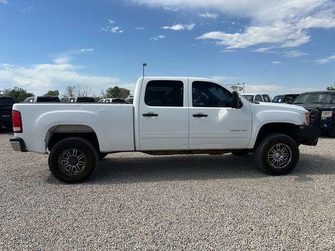 Used 2012 GMC Sierra 2500 SLE w/ SLE Preferred Package AWD/4WD image 12