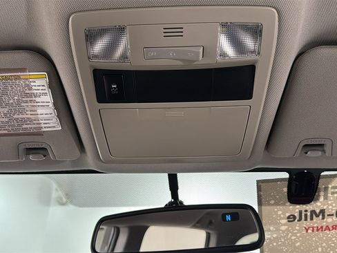 Certified 2017 Toyota Tacoma SR5 image 11