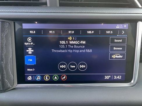 Used 2021 GMC Yukon Denali w/ Denali Premium Package image 27