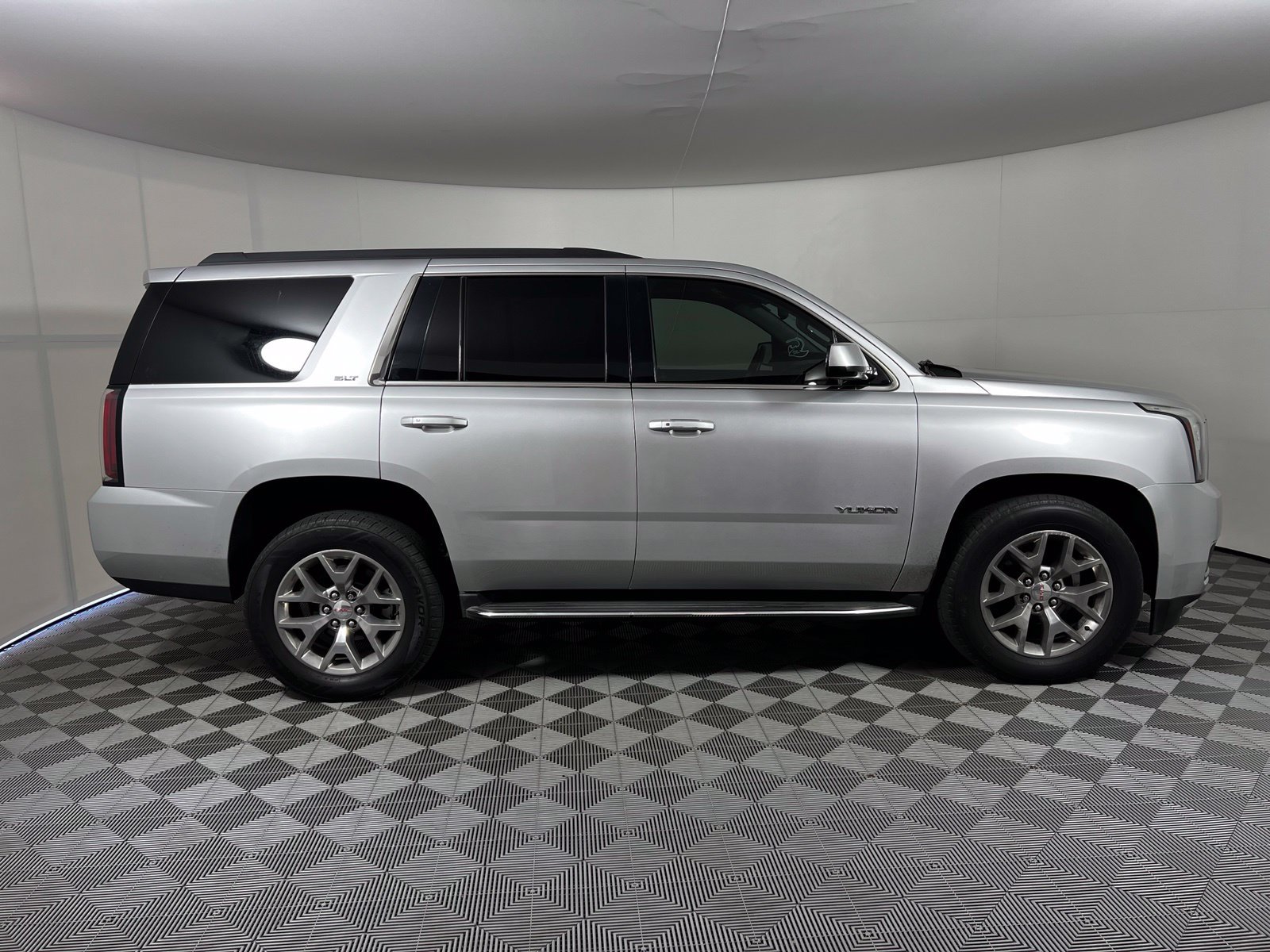 Used 2020 GMC Yukon SLT w/ Open Road Package AWD/4WD image 4