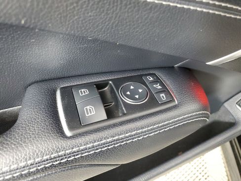 Used 2014 Mercedes-Benz SL 550 image 35