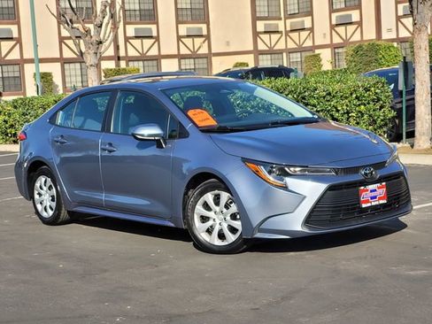Used 2025 Toyota Corolla LE image 2