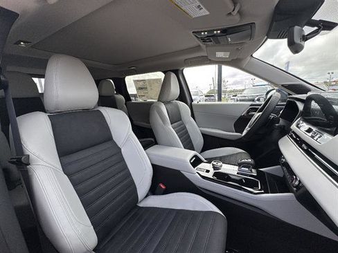 New 2026 Mitsubishi Outlander SE image 7