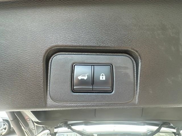 Used 2024 Nissan Rogue SV AWD/4WD image 36