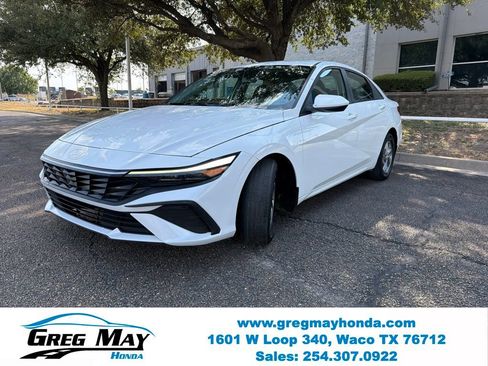 Used 2025 Hyundai Elantra SE FWD image 8