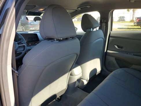 Used 2024 Hyundai Elantra SEL image 11