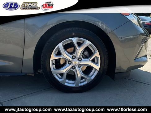 Used 2017 Chevrolet Volt Premier w/ Driver Confidence II Package FWD image 9