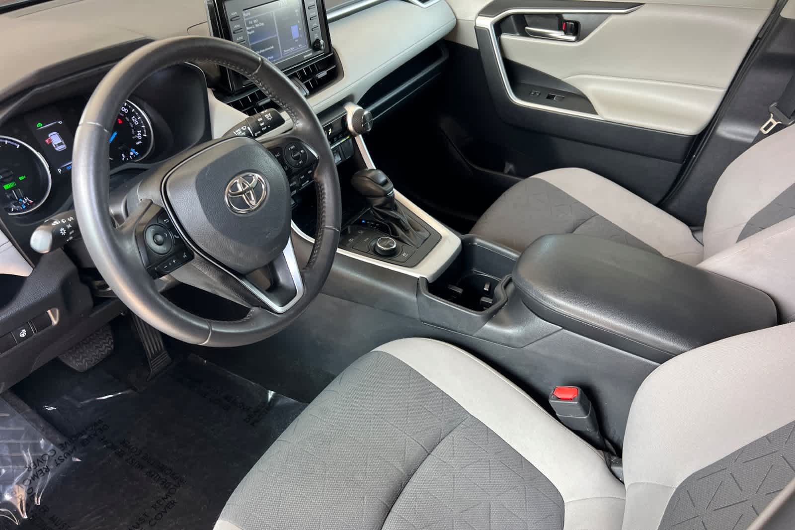 Used 2022 Toyota RAV4 XLE w/ XLE Grade Weather Package AWD/4WD image 11