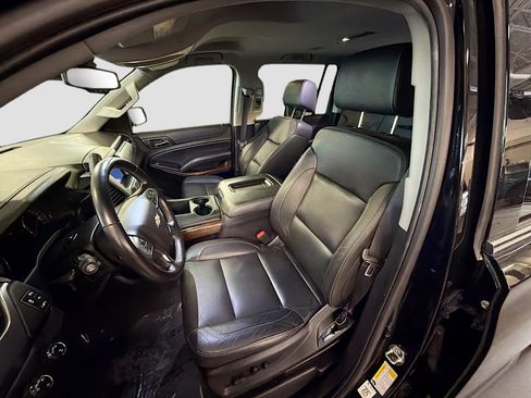 Used 2020 Chevrolet Suburban LT AWD/4WD image 13