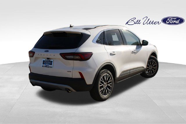 New 2025 Ford Escape SE FWD image 3