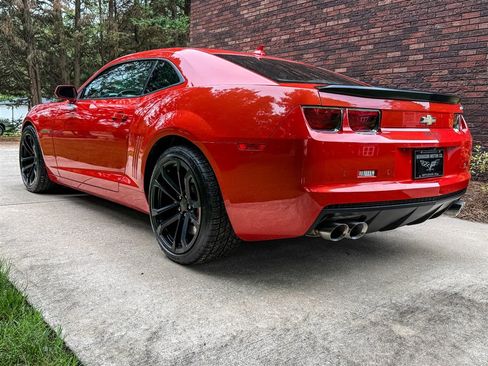 Used 2013 Chevrolet Camaro SS w/ SS Performance Package RWD image 21