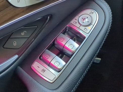 Used 2022 Mercedes-Benz GLC 300 image 23
