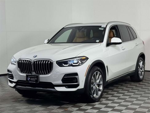 Used 2023 BMW X5 xDrive40i w/ Premium Package image 7