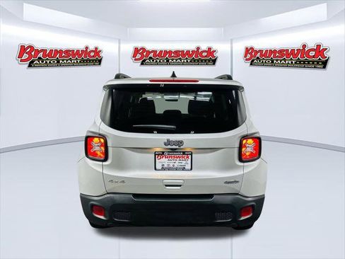 Certified 2021 Jeep Renegade Latitude AWD/4WD image 5