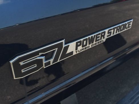 Used 2023 Ford F250 Lariat w/ Lariat Ultimate Package AWD/4WD image 9