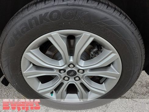 Used 2024 Ford Edge Titanium AWD/4WD image 24