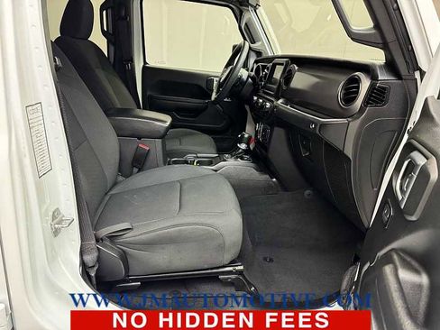 Used 2023 Jeep Gladiator Sport image 19